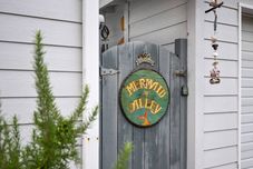 Others Pirates Bluff