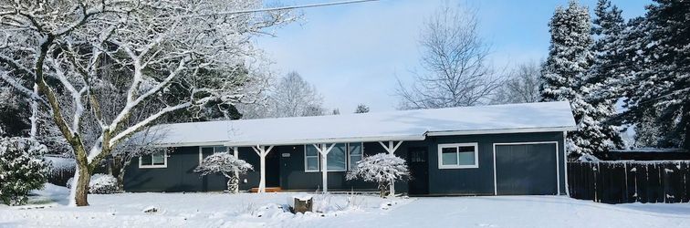 Others Tree Swing, Shower and Cozy Fire Pit - Stunning Outdoor Paradise