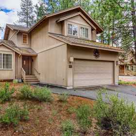Hotel Exterior 1 Modern home with game room, SHARC passes, deck & bikes - 2 miles to Village, Lava Lands Visitor Center Hotels