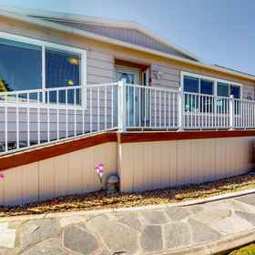 Hotel Exterior 1 Lakefront Home with Incredible Water Views, Hotel Washington