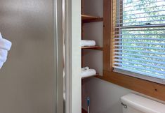 기타 7 Reindeer Hideaway | Cabin in Pigeon Forge with a hot tub & pool access