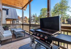 อื่นๆ 6 Luxury and comfort at 'Abide', a spacious 3-bd cabin in Pigeon Forge perfect for up to 12 guests.