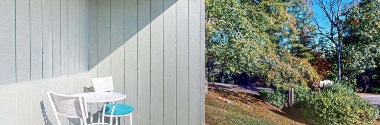 Khác Mtn-view condo with outdoor pool, fireplace, arcade, pool table, W/D, & patio