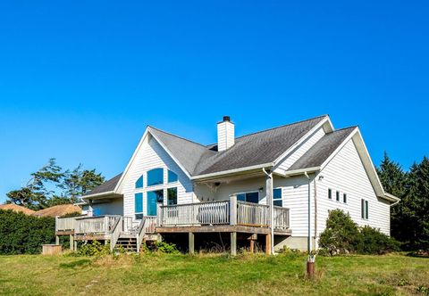 其他 Ocean view home w/huge deck & yard, hot tub, firepit & game room - dogs OK