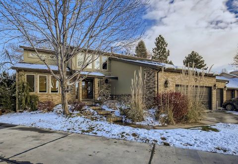 Others Private Garden Suite with Cozy Fireplace - Charming Colorado-Themed Oasis
