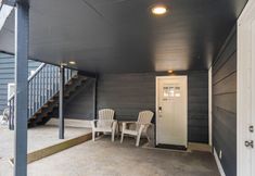 Others 3 Fireplace, Spacious Yard, Stylish Decor - Cozy Family Haven