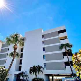 Hotel Exterior 1 Arie DAM 102, Suncoast Seabird Sanctuary Hotels