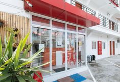 Others 4 RedDoorz near Mercado del Lago