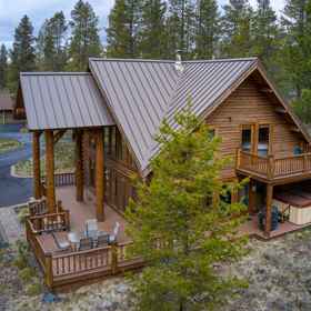 Hotel Exterior 1 Cypress Cabin Retreat, โรงแรม & ที่พัก High Desert Museum