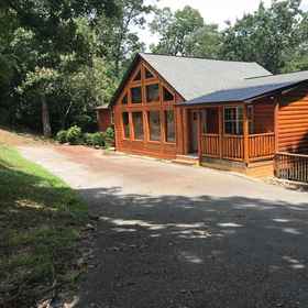 Logo 1 Home Theater, Sauna and Private Hot Tub - Luxurious Woodland Retreat, Pigeon Forge 酒店