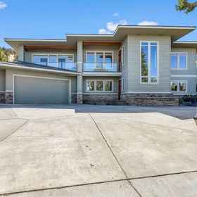 Hotel Exterior1Expansive Views and Outdoor Hot Tub - Stunning Mountain Retreat,德舒特斯县飯店