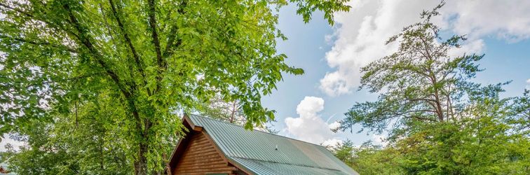 기타 Cozy Escape with Hot Tub and Game Room - Charming Getaway