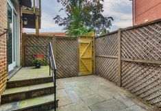 Lainnya 3 Spacious Living Area and Peloton Bike - Gorgeous Cozy Retreat