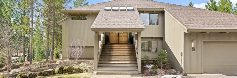 其他 Private Hot Tub and Expansive Deck - Charming Spacious Retreat