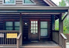 기타 2 Reindeer Hideaway | Cabin in Pigeon Forge with a hot tub & pool access