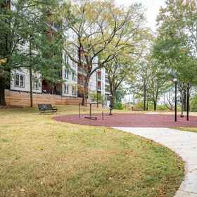 Hotel Interior/Public Areas 1 Cozy Living Space with Balcony and Modern Amenities - Charming Urban Oasis, 金纪念馆 酒店