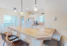 Others 4 Charming home near the beach with firepit, deck, full kitchen, & washer/dryer