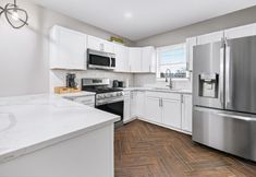 Khác 6 Modern Comfort and Easy NYC Transit Access - Stylish Escape