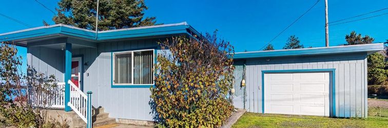 Others Waterfront home with panoramic bay views, deck, fireplace & beach access