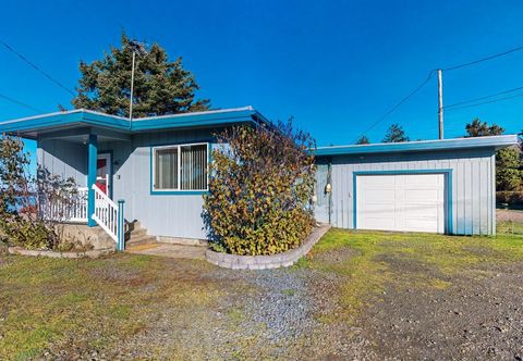 Others Waterfront home with panoramic bay views, deck, fireplace & beach access