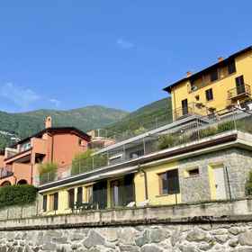 Hotel Exterior1La Terrazza Sul Lago,因特罗佐飯店