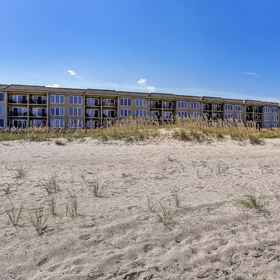 Hotel Exterior 1 Chung cư ven biển quyến rũ với tầm nhìn ngoạn mục - Coastal Haven, Khách sạn Nassau County