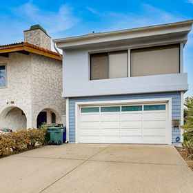 Hotel Exterior1Snowbird-friendly house with fireplace & rooftop deck - beach across the street,文图拉县飯店