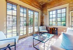 Others 3 Charming Queen Anne Studio w/ Serene Garden, 1 Block to Kerry Park