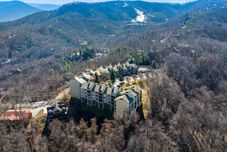 Lain-lain Stunning Mountain Vistas and Jetted Tub - Inviting Retreat