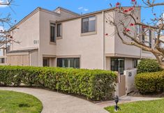 Others 3 Stylish Coastal Townhouse with Two Pools and Spa - Inviting Retreat