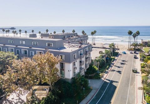 기타 Beachfront Escape with Private Balcony and Pool - Stunning Coastal Retreat