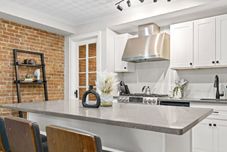 Others Expansive Outdoor Space with BBQ and Serenity - Charming Urban Oasis