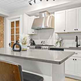 Others 1 Không gian ngoài trời rộng lớn với BBQ và sự thanh bình - Ốc đảo đô thị quyến rũ, Khách sạn New York