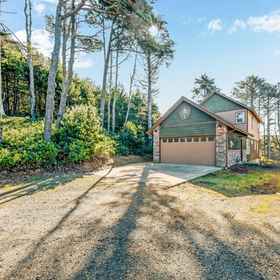 Hotel Exterior1Beautiful Home with Ocean and Yaquina Lighthouse Views - Walk to the Beach,信不信由你博物馆飯店