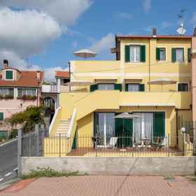 Hotel Exterior 1 ทิโม, โรงแรม & ที่พัก Muretto di Alassio