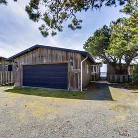 Hotel Exterior1Dog-friendly oceanfront home w/ beach access, deck-minutes from town-EV Charger!,西海岸野生动物园飯店