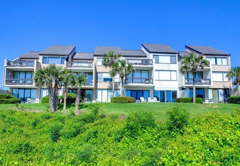 Others Beautifully decorated oceanfront condo with patio, pool, tennis & beach access