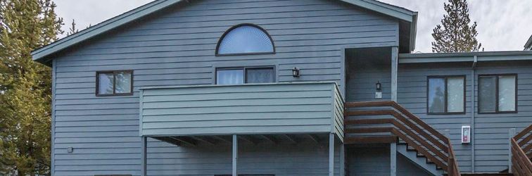 Others Seasonal Pool, Hot Tub and Stunning Amenities - Luxurious Serene Retreat