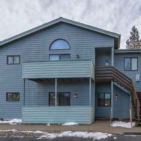Hotel Exterior 1 Seasonal Pool, Hot Tub and Stunning Amenities - Luxurious Serene Retreat, Deschutes County Hotels