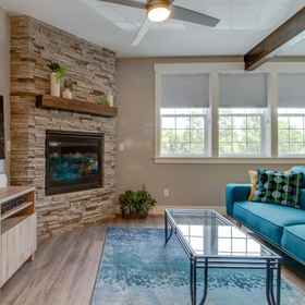 Others 1 High-end studio with gas fireplace, WiFi, central AC - near restaurants/wineries, Evergreen Aviation & Space Museum Hotels