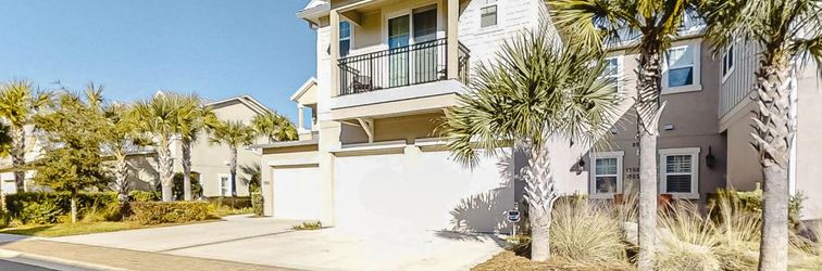 Others Updated Townhome near the Ocean w/Private Patio, Shared Pool, Central A/C