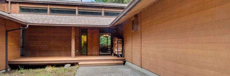 Lain-lain Sleeping Raven Woodland Retreat