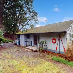 Hotel Exterior 1 Sunset Beach House - Unit 1 - Waterfront Retreat in Shelton, WA, 伍达德湾自然资源保护区 酒店