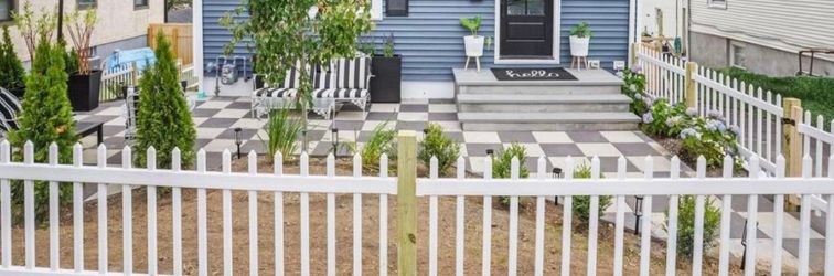 其他 Cozy Backyard with Fire Pit and Sunset Deck - Charming Retreat