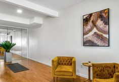 其他 3 Luxurious dog-friendly water-view home with private beach access & hot tub