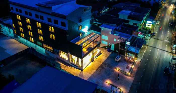 อื่นๆ Comet Hotel Surat Thani