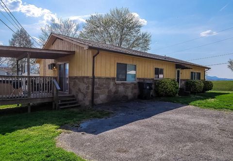 Lain-lain Wonderful getaway with hot tub, fast WiFi, & washer/dryer