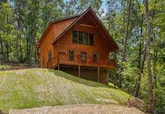 Lain-lain 2 On Blackbeary Hill: A cozy 3-BR cabin perfect for a getaway in an enchanting forest setting.