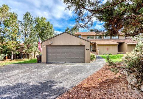 其他 Refined golf course resort home on the fairway with a private hot tub