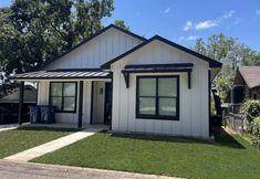 Others 2 The Briar Lakefront Retreat!